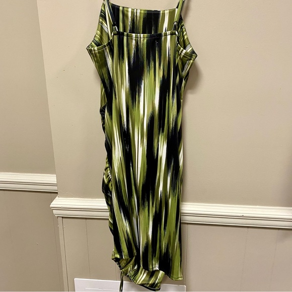 Madden NYC Green Black & Ivory Side Ruched Dress NWT Sz M (7-9) Bodycon - Picture 7 of 11